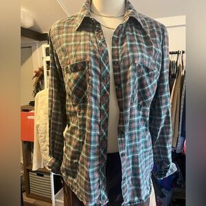Vintage Wet Seal cotton blend button down flannel. Size medium